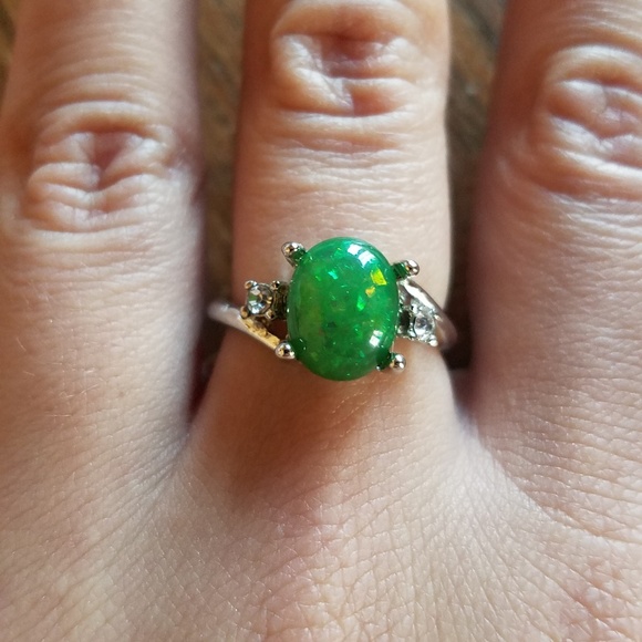 NWOT Stunning Green Triplet Opal Ring - Picture 4 of 6